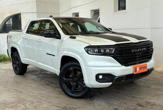 RAM RAMPAGE 2.0 HURRICANE 4 TURBO GASOLINA R/T 4X4 AUTOMÁTICO